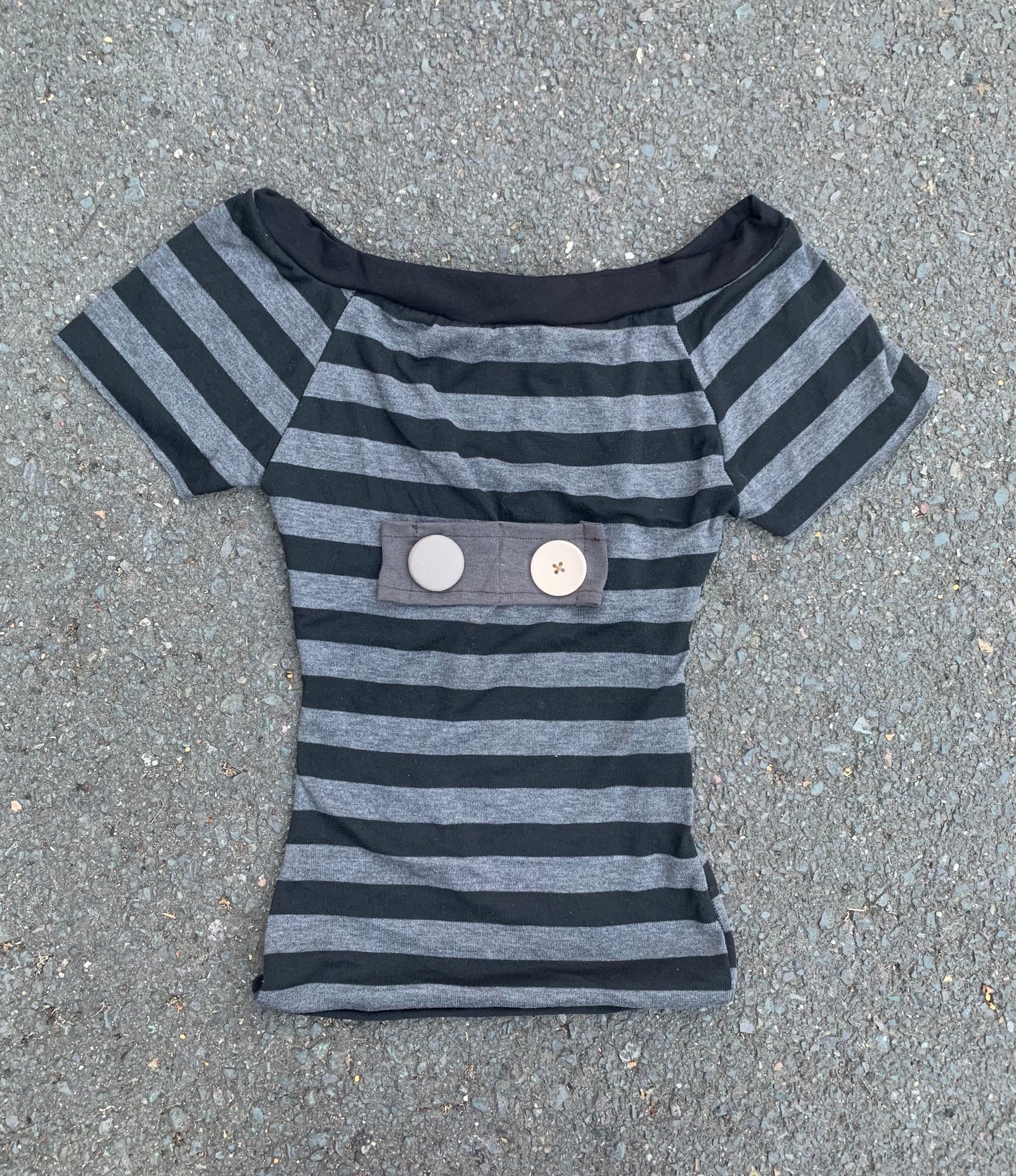 stripe button top